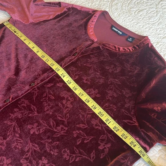 Velvety Top Women's 1X Flowy Long Button Front  Floral Tunic Wine Red Floral - Picture 9 of 17